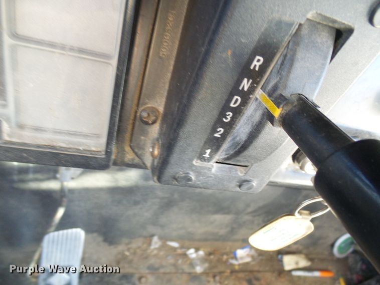 image for item DL0840 1996 International 3800  school bus