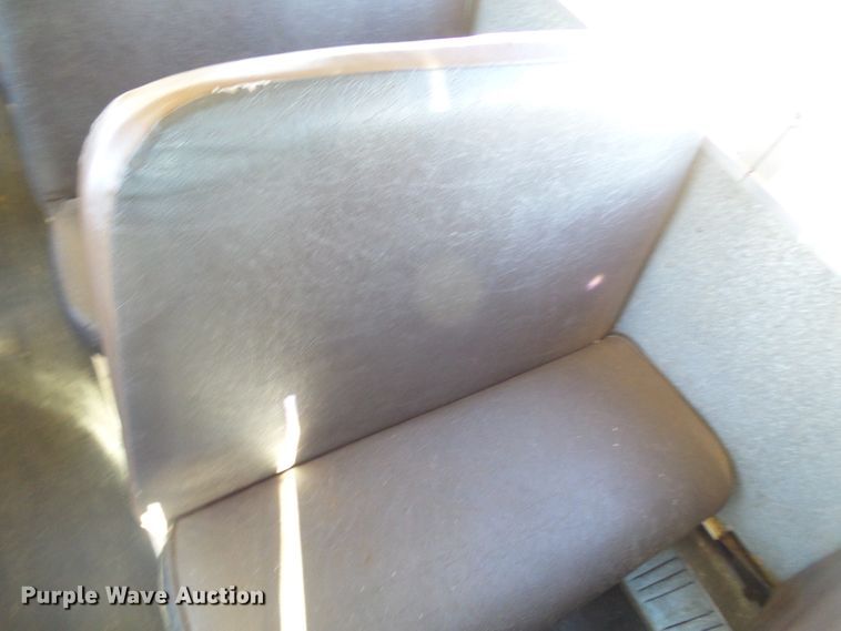 image for item DL0840 1996 International 3800  school bus