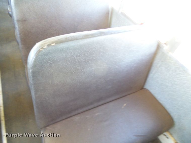 image for item DL0840 1996 International 3800  school bus