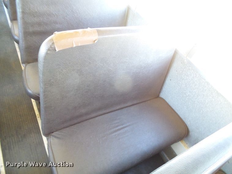 image for item DL0840 1996 International 3800  school bus