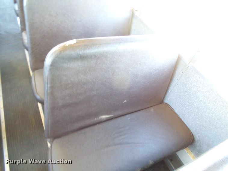 image for item DL0840 1996 International 3800  school bus