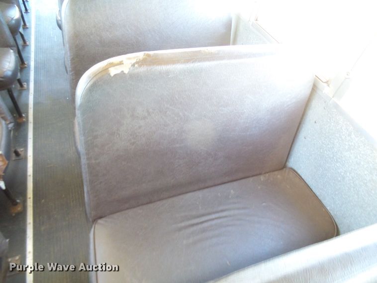 image for item DL0840 1996 International 3800  school bus