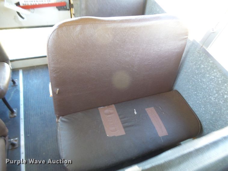 image for item DL0840 1996 International 3800  school bus