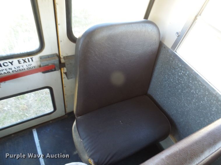 image for item DL0840 1996 International 3800  school bus