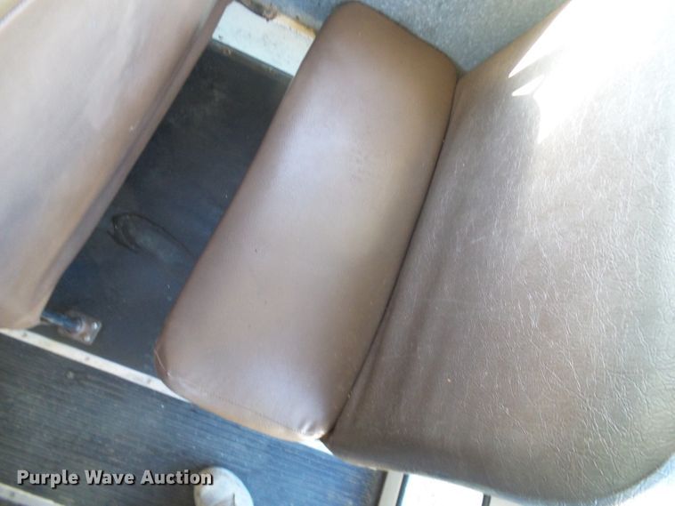 image for item DL0840 1996 International 3800  school bus