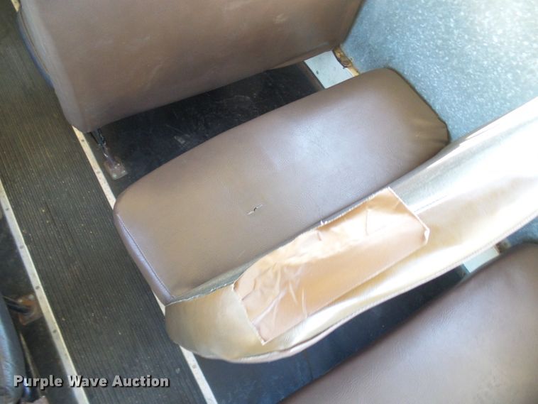 image for item DL0840 1996 International 3800  school bus