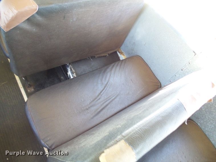 image for item DL0840 1996 International 3800  school bus