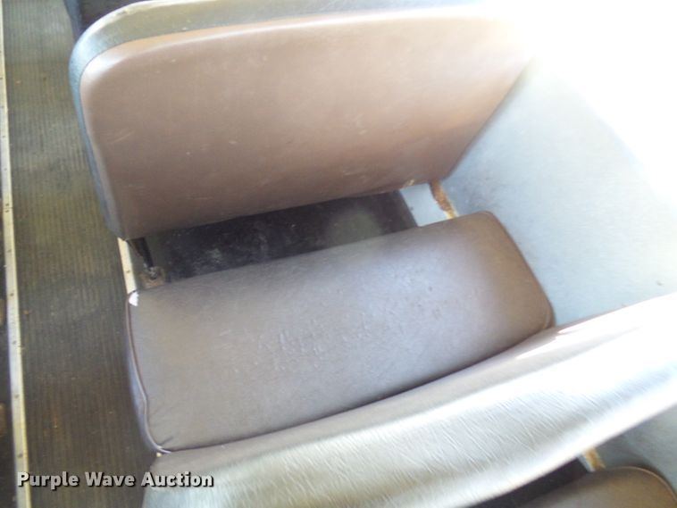 image for item DL0840 1996 International 3800  school bus