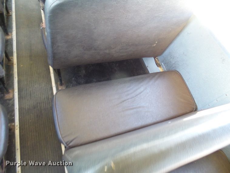 image for item DL0840 1996 International 3800  school bus