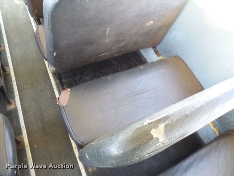 image for item DL0840 1996 International 3800  school bus