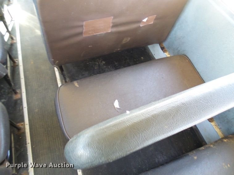 image for item DL0840 1996 International 3800  school bus