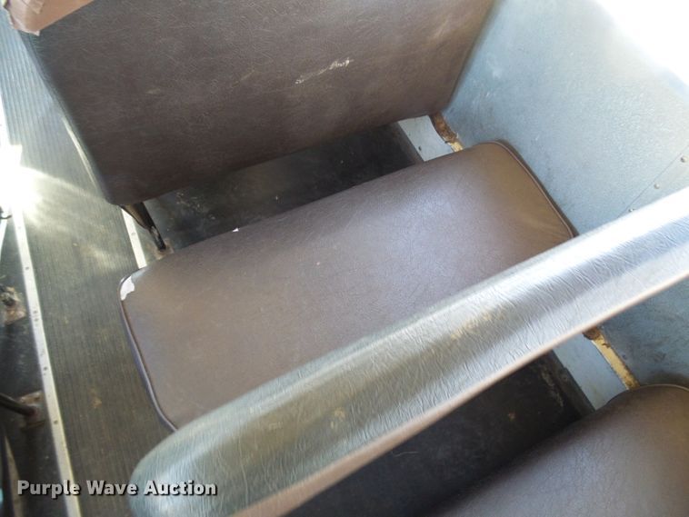 image for item DL0840 1996 International 3800  school bus