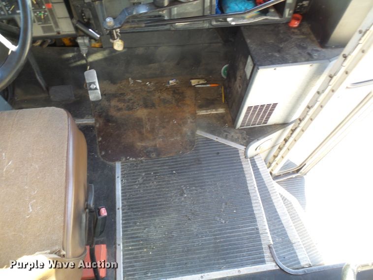 image for item DL0840 1996 International 3800  school bus