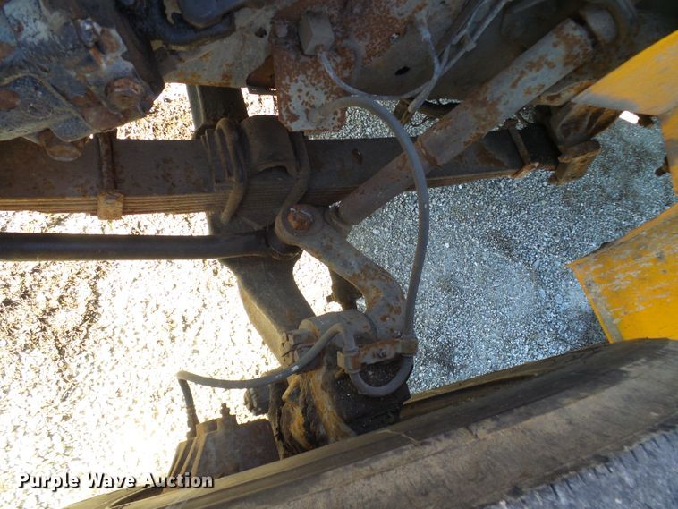 image for item DL0840 1996 International 3800  school bus