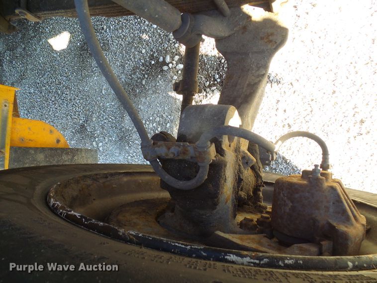 image for item DL0840 1996 International 3800  school bus