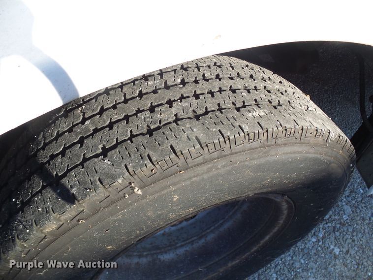 image for item DL0841 2000 Ford E350 Super Duty  shuttle bus