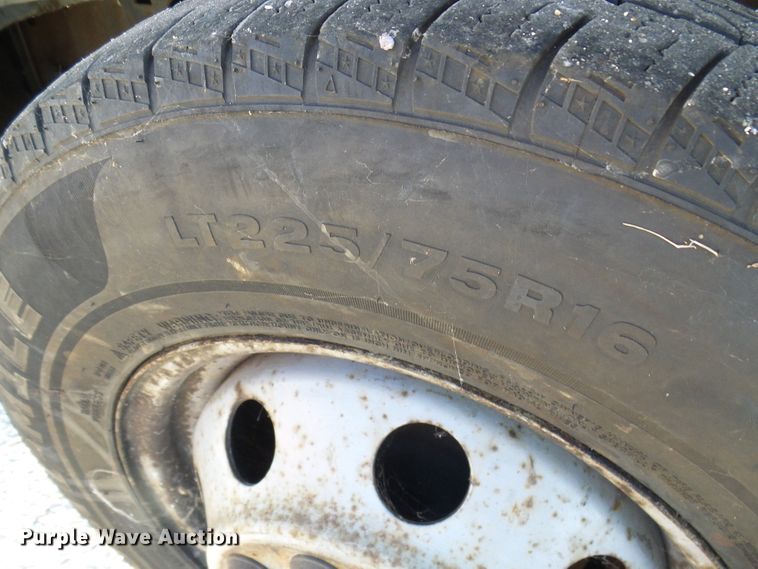 image for item DL0841 2000 Ford E350 Super Duty  shuttle bus