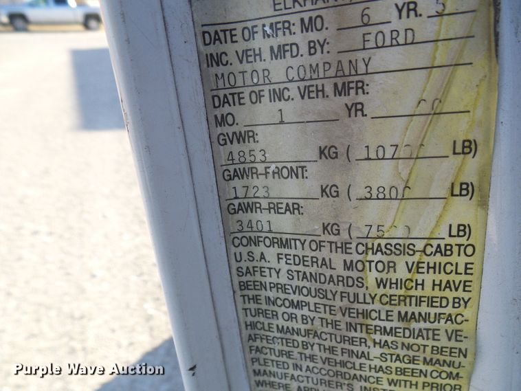 image for item DL0841 2000 Ford E350 Super Duty  shuttle bus