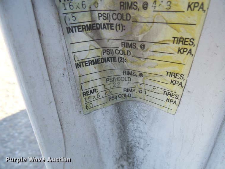 image for item DL0841 2000 Ford E350 Super Duty  shuttle bus