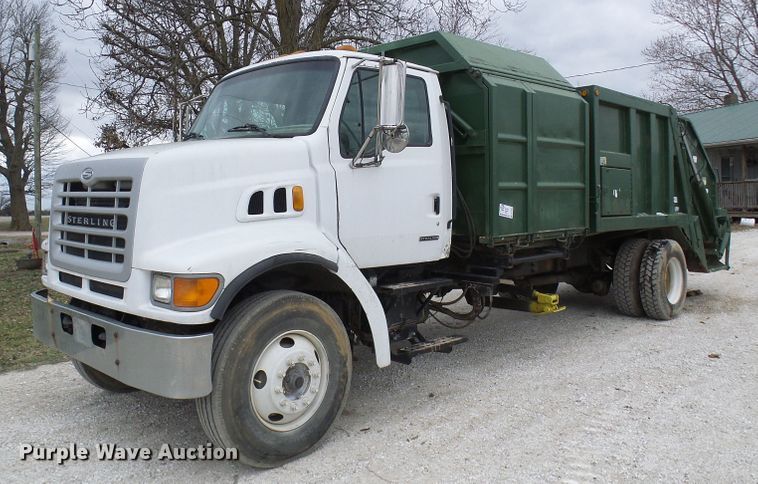 image for item DL0902 2000 Sterling L7500  refuse truck