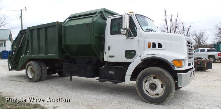 image for item DL0902 2000 Sterling L7500  refuse truck