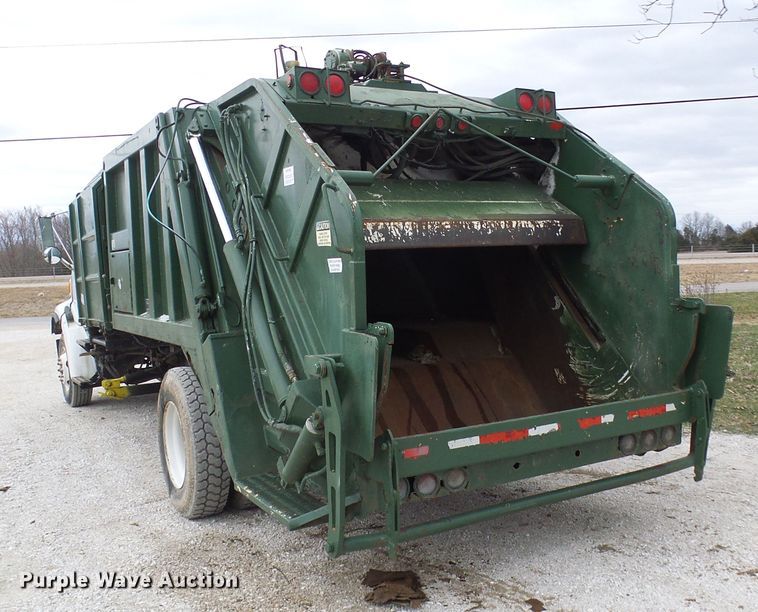 image for item DL0902 2000 Sterling L7500  refuse truck