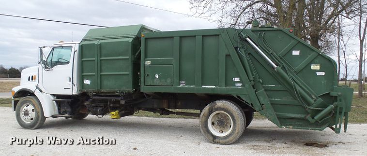 image for item DL0902 2000 Sterling L7500  refuse truck