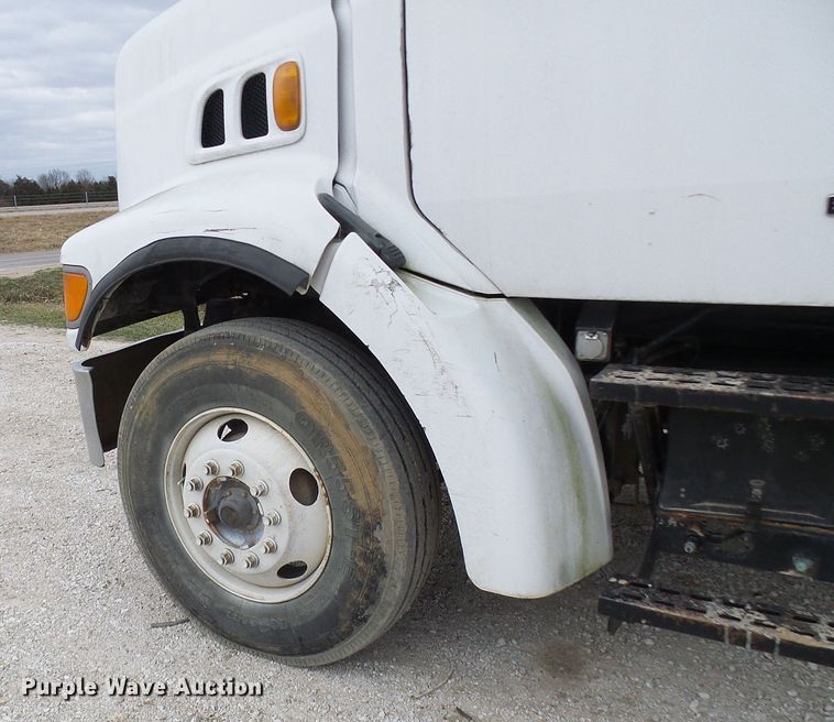 image for item DL0902 2000 Sterling L7500  refuse truck