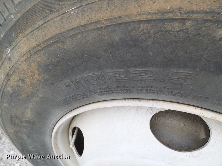 image for item DL0902 2000 Sterling L7500  refuse truck