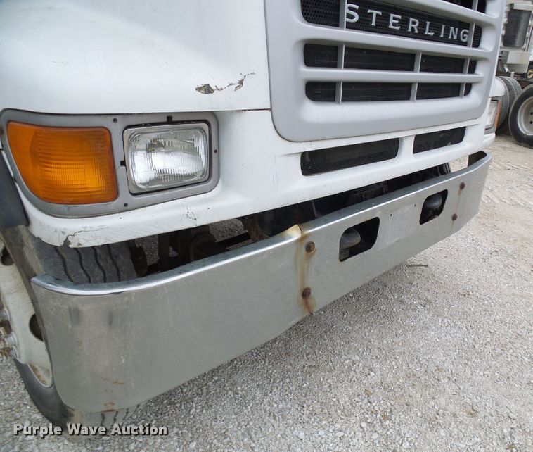 image for item DL0902 2000 Sterling L7500  refuse truck