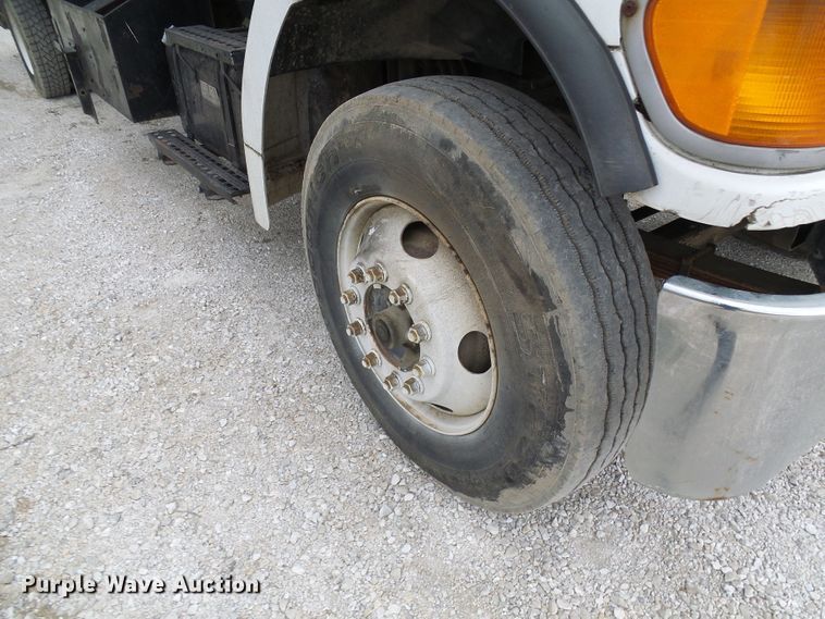 image for item DL0902 2000 Sterling L7500  refuse truck