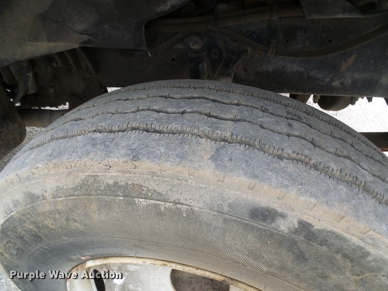 image for item DL0902 2000 Sterling L7500  refuse truck