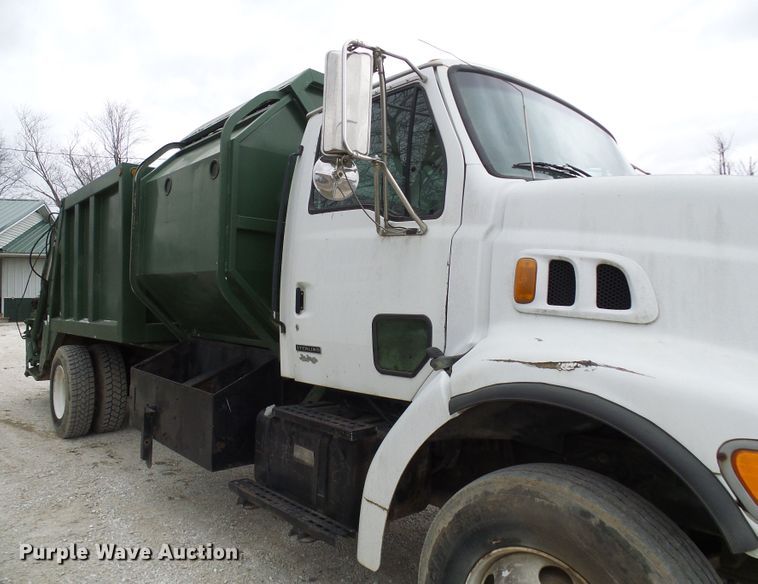 image for item DL0902 2000 Sterling L7500  refuse truck