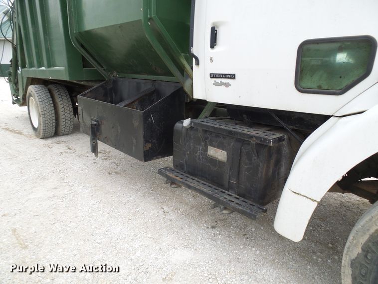 image for item DL0902 2000 Sterling L7500  refuse truck