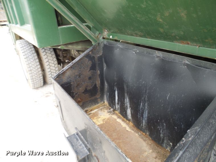 image for item DL0902 2000 Sterling L7500  refuse truck