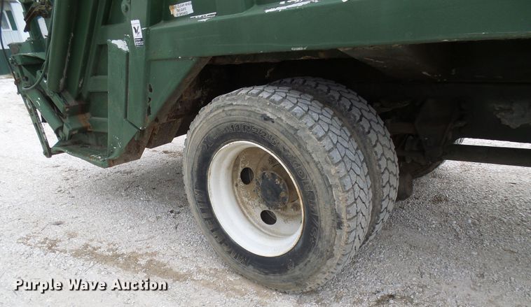 image for item DL0902 2000 Sterling L7500  refuse truck