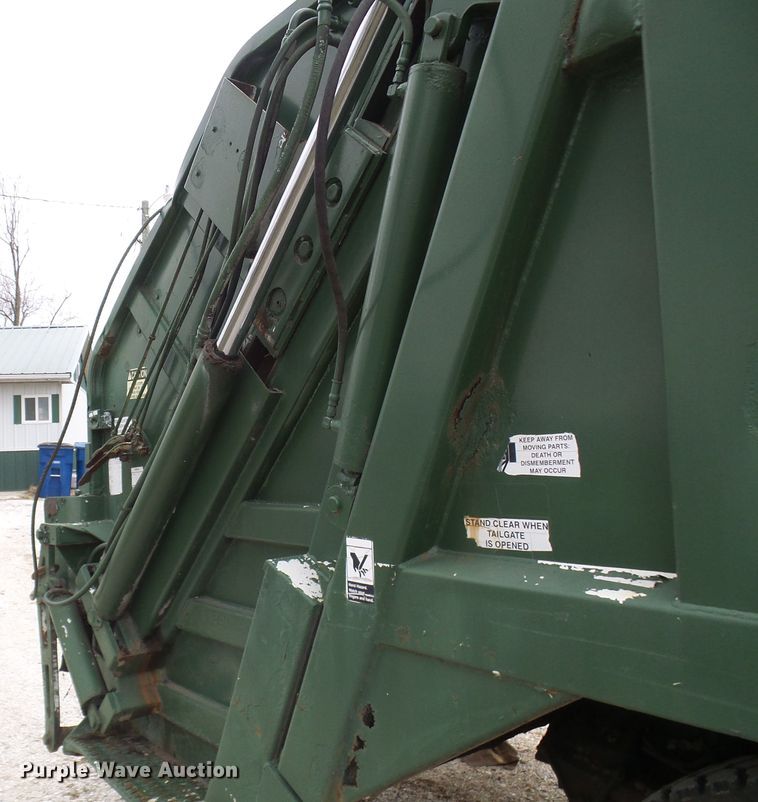 image for item DL0902 2000 Sterling L7500  refuse truck