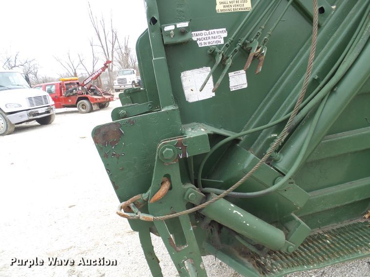 image for item DL0902 2000 Sterling L7500  refuse truck