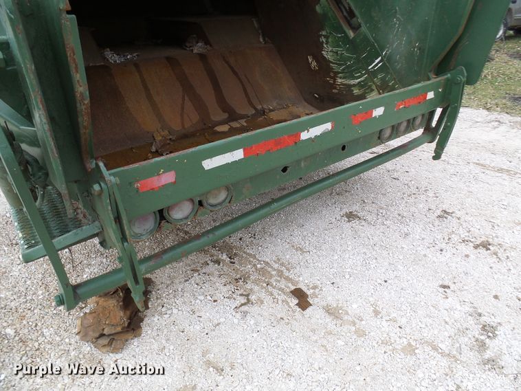 image for item DL0902 2000 Sterling L7500  refuse truck