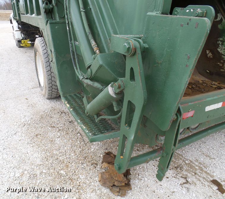 image for item DL0902 2000 Sterling L7500  refuse truck