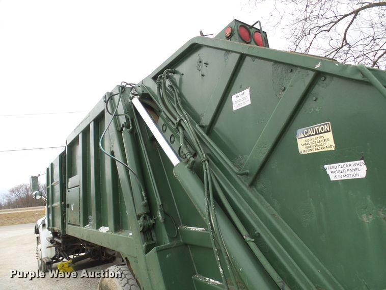 image for item DL0902 2000 Sterling L7500  refuse truck