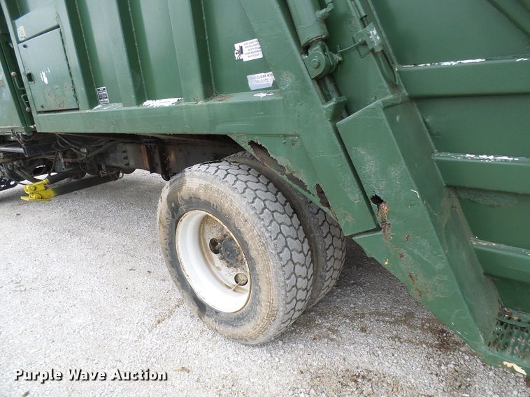 image for item DL0902 2000 Sterling L7500  refuse truck