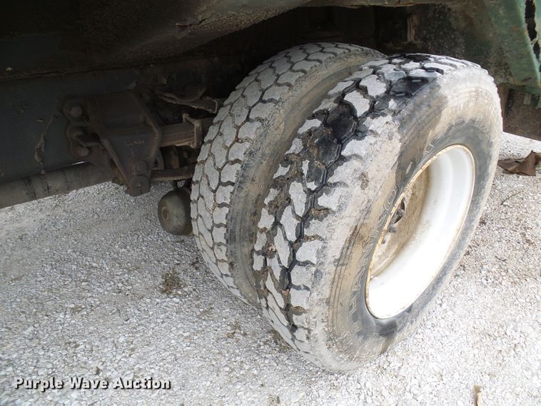 image for item DL0902 2000 Sterling L7500  refuse truck