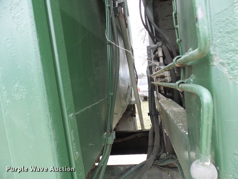 image for item DL0902 2000 Sterling L7500  refuse truck