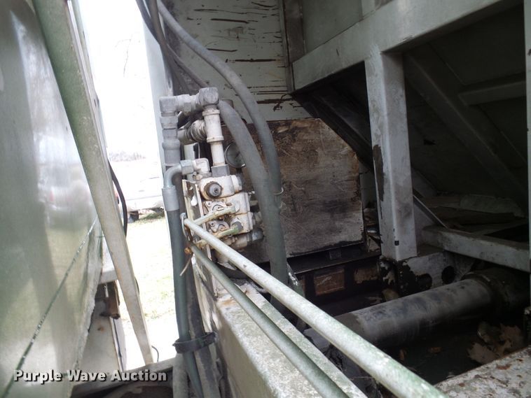 image for item DL0902 2000 Sterling L7500  refuse truck