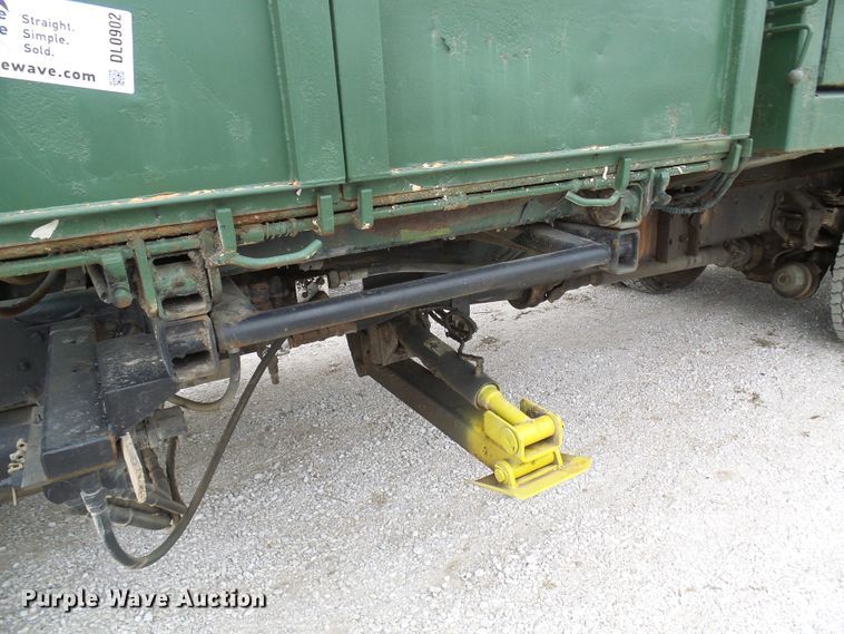 image for item DL0902 2000 Sterling L7500  refuse truck