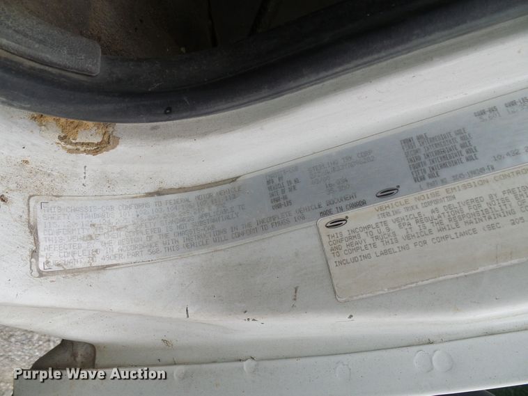 image for item DL0902 2000 Sterling L7500  refuse truck