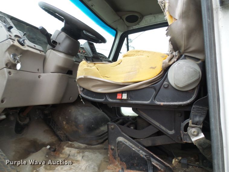 image for item DL0902 2000 Sterling L7500  refuse truck