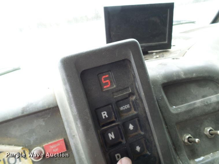 image for item DL0902 2000 Sterling L7500  refuse truck