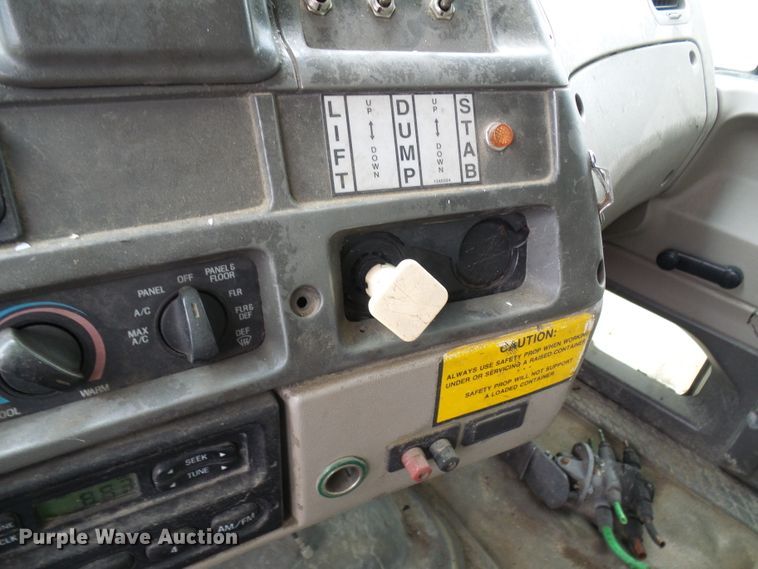 image for item DL0902 2000 Sterling L7500  refuse truck